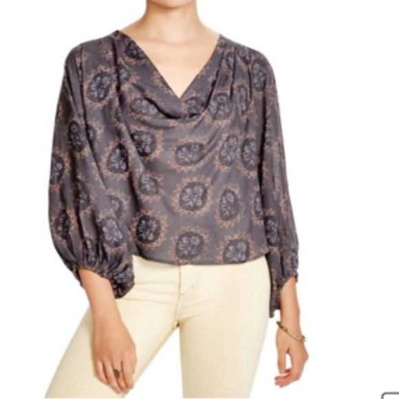 FREE PEOPLE blouse balloon sleeve Cowling Around Printed in Midnight Combo - Picture 9 of 9